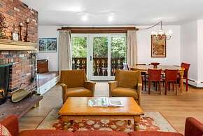 2 Bedroom Mountain Condo in Vail Village at Gondola One