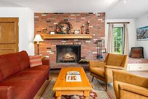 2 Bedroom Mountain Condo in Vail Village at Gondola One