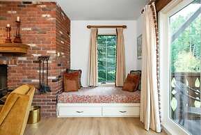 2 Bedroom Mountain Condo in Vail Village at Gondola One