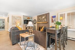 Convenient 2 Bedroom Condo in Vail Near Golden Peak Lift - Walk to Sho