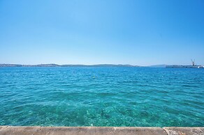 Beachfront apartments Nincevic