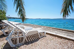 Beachfront apartments Nincevic