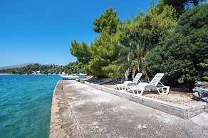 Beachfront apartments Nincevic