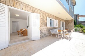 Beachfront apartments Nincevic