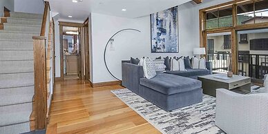 Luxury 3 Bedroom Condo in the Heart of Vail Village