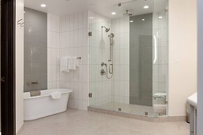 Luxury 3 Bedroom Condo in the Heart of Beaver Creek Village With Heate