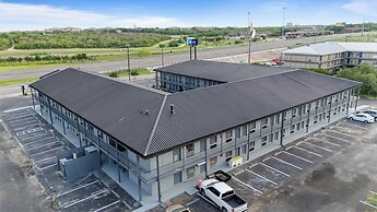 Days Inn By Wyndham San Antonio Near Lackland Afb