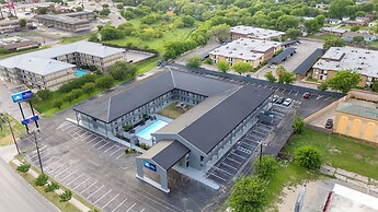 Days Inn By Wyndham San Antonio Near Lackland Afb