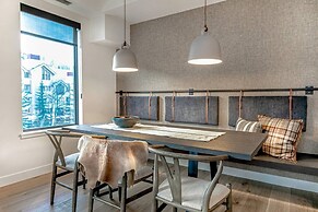 Gorgeous 4 Bedroom Ski In/out Condo in Beaver Creek Village