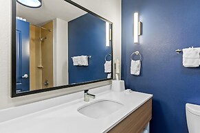 Spark by Hilton Cincinnati Fairfield