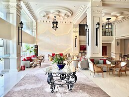 Vermillion Hotel