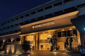 Vermillion Hotel