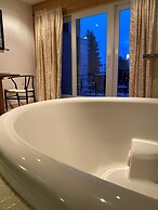 Pikes Peak Paradise Bed and Breakfast