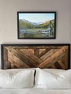 Pikes Peak Paradise Bed and Breakfast