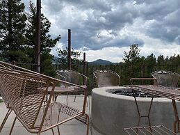 Pikes Peak Paradise Bed and Breakfast