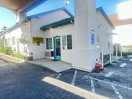 ROYAL INN