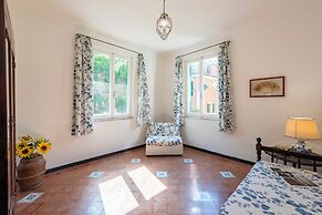 Middle Apartment Vernazza