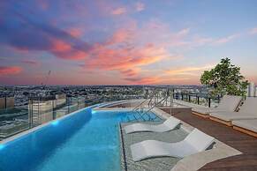 Top Floor Luxury Apartment Rooftop Pool CBD