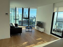 Top Floor Luxury Apartment Rooftop Pool CBD