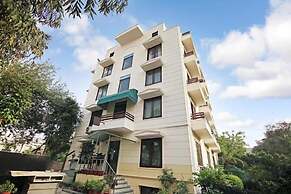 Tipsyy Inn Suites 006