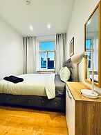 Lovely 4BR Apt Near Kaufpark Alterlaa