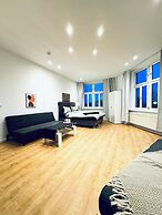 Lovely 4BR Apt Near Kaufpark Alterlaa