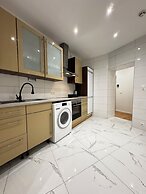 Lovely 4BR Apt Near Kaufpark Alterlaa