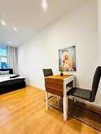 Lovely 4BR Apt Near Kaufpark Alterlaa