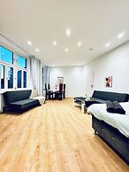 Lovely 4BR Apt Near Kaufpark Alterlaa