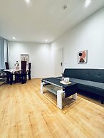 Lovely 4BR Apt Near Kaufpark Alterlaa