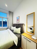 Lovely 4BR Apt Near Kaufpark Alterlaa