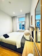 Lovely 4BR Apt Near Kaufpark Alterlaa