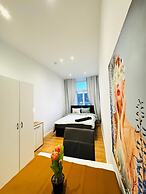 Lovely 4BR Apt Near Kaufpark Alterlaa