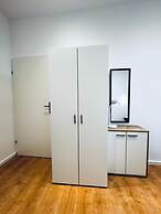 Lovely 4BR Apt Near Kaufpark Alterlaa