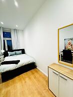 Lovely 4BR Apt Near Kaufpark Alterlaa