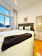 Lovely 4BR Apt Near Kaufpark Alterlaa