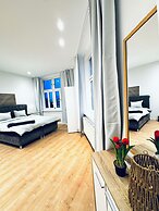 Lovely 4BR Apt Near Kaufpark Alterlaa