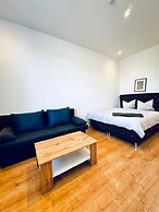Cozy 3BR Apt Near Kaufpark Alterlaa