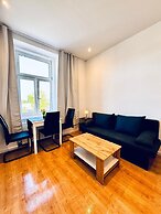 Cozy 3BR Apt Near Kaufpark Alterlaa