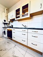 Cozy 3BR Apt Near Kaufpark Alterlaa