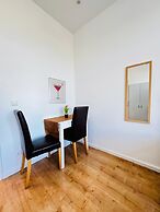 Cozy 3BR Apt Near Kaufpark Alterlaa