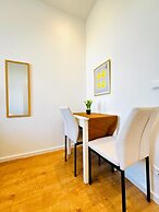 Cozy 3BR Apt Near Kaufpark Alterlaa