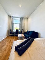 Cozy 3BR Apt Near Kaufpark Alterlaa