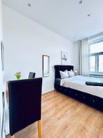 Cozy 3BR Apt Near Kaufpark Alterlaa