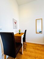 Cozy 3BR Apt Near Kaufpark Alterlaa