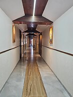 THE EIFFEL HOTEL & BANQUET