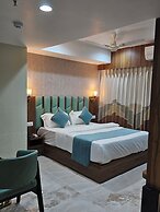 THE EIFFEL HOTEL & BANQUET