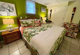 2521 ALOHA King Bed with Sleeper Sofa