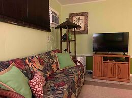 2521 ALOHA King Bed with Sleeper Sofa