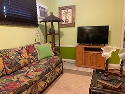 2521 ALOHA King Bed with Sleeper Sofa